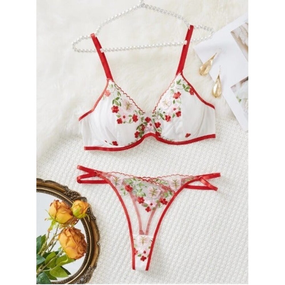 16 Plus (2X) Floral Embroidery Underwire Bra & Thong Lingerie Set